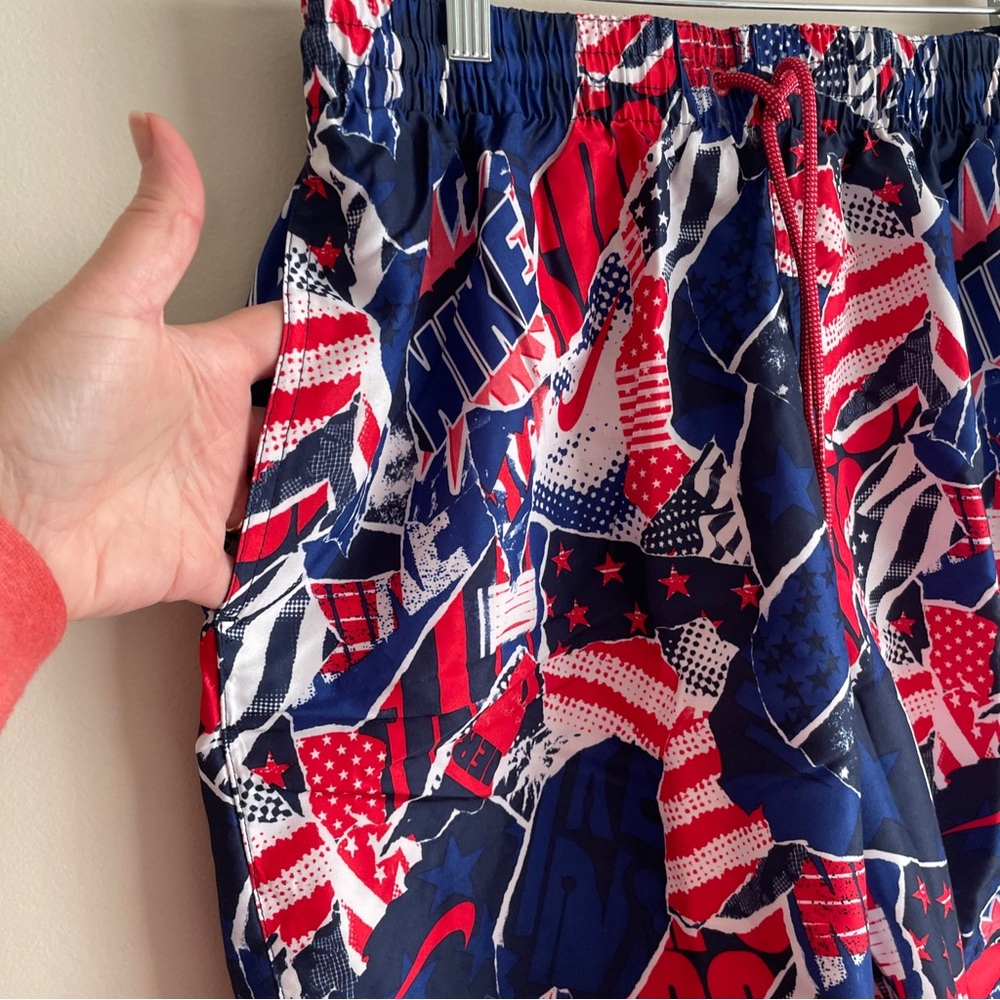 NWT Nike USA Stars Stripes Men's L XL 7" Volley Swim Trunks NESSC484 $58 - Picture 4 of 6